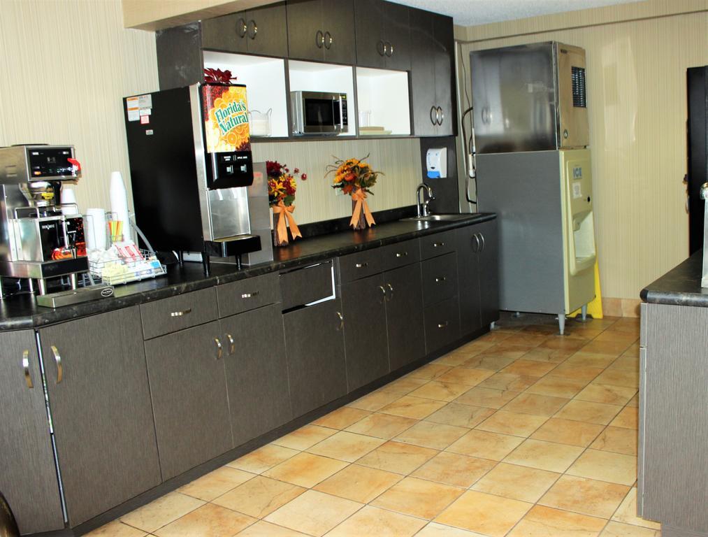 Hotel Super 8 By Wyndham Grand Forks Esterno foto