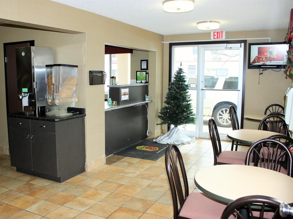 Hotel Super 8 By Wyndham Grand Forks Esterno foto