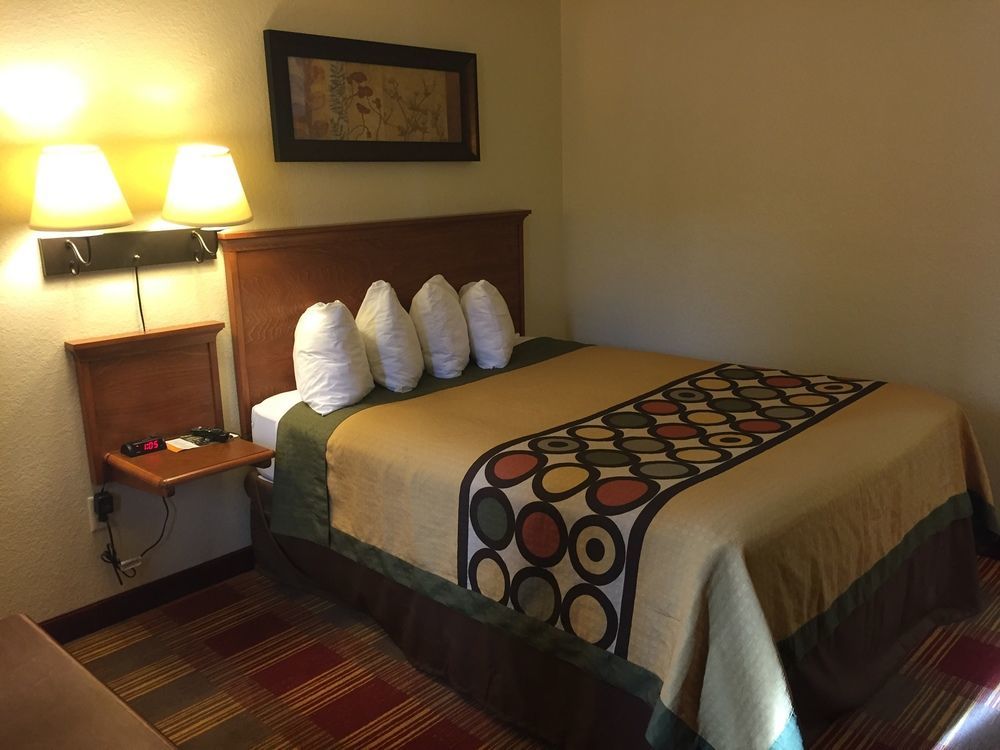 Hotel Super 8 By Wyndham Grand Forks Esterno foto