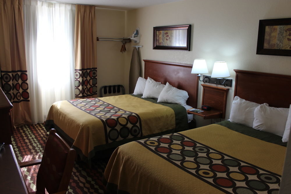 Hotel Super 8 By Wyndham Grand Forks Esterno foto