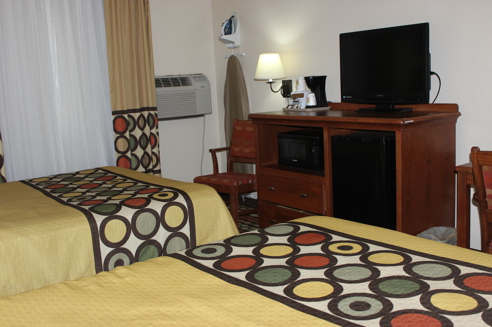Hotel Super 8 By Wyndham Grand Forks Esterno foto