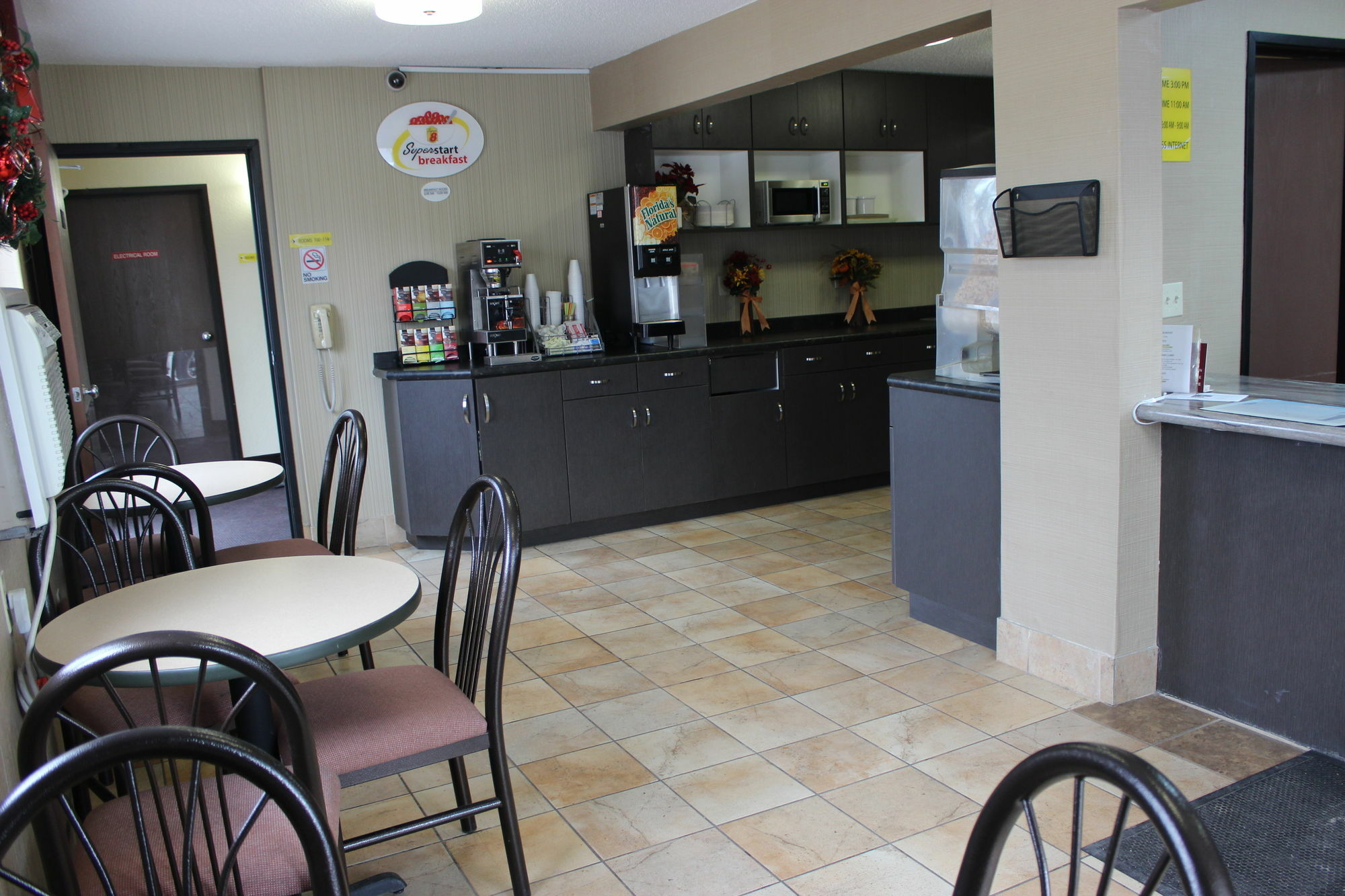 Hotel Super 8 By Wyndham Grand Forks Esterno foto